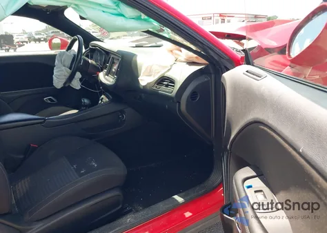 2022 Dodge Challenger Gt z USA, uszkodzony, nr VIN 2C3CDZJG0NH249519